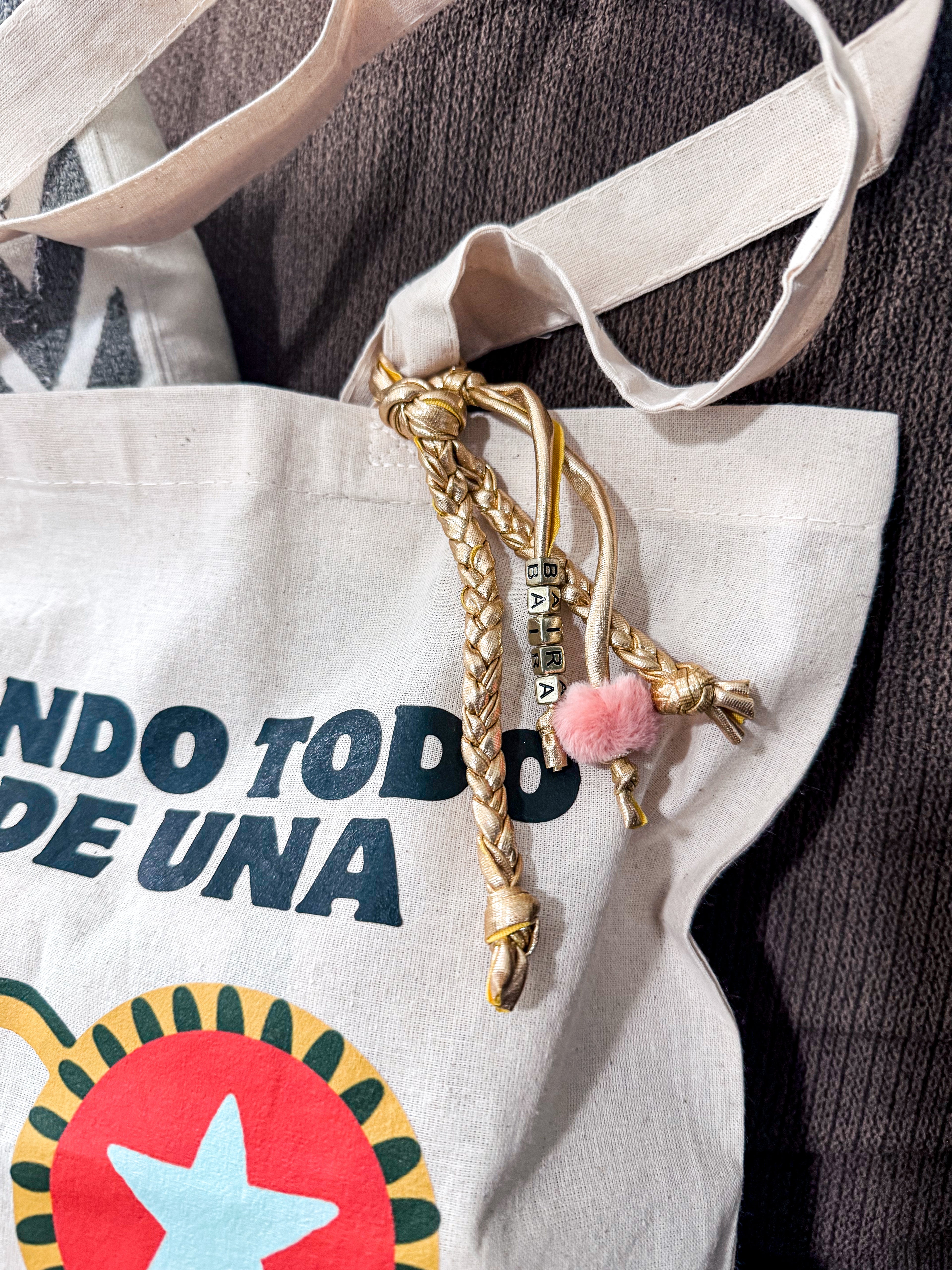 Mirando todo desde una nueva perspectiva tote bag