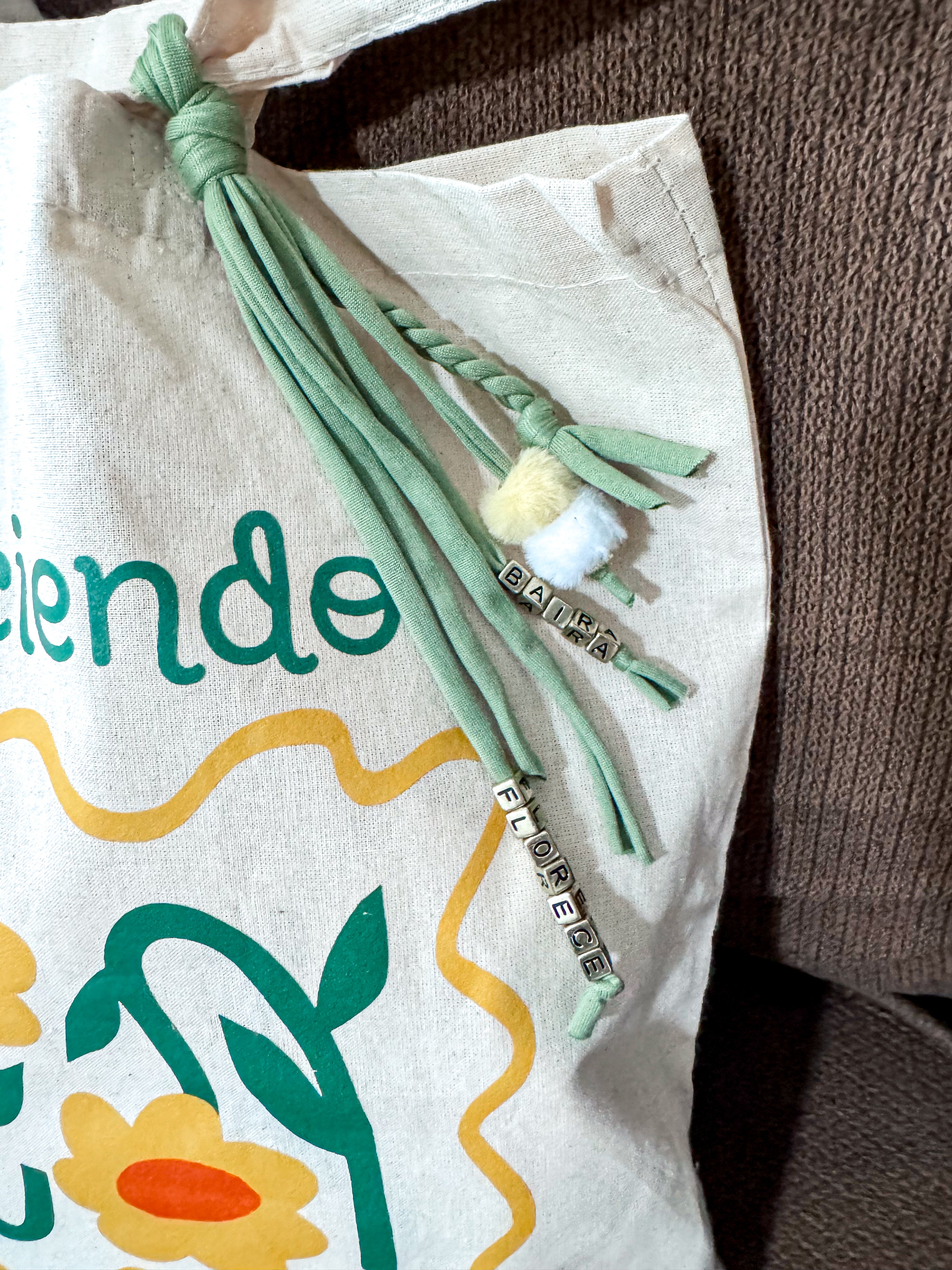 Floreciendo a mi ritmo totebag